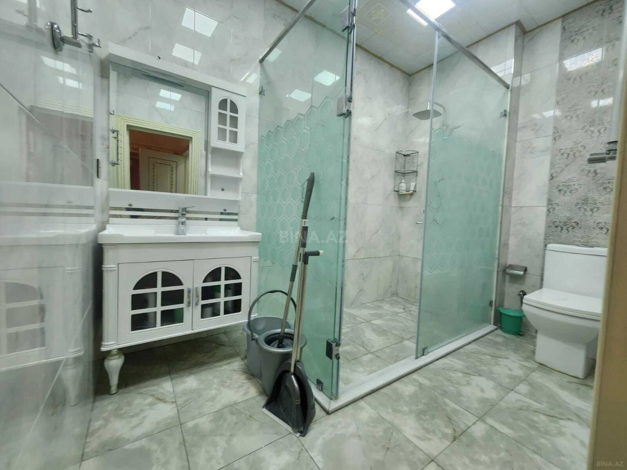 Kirayə verilir 3 otaqlı mənzil 120 m²