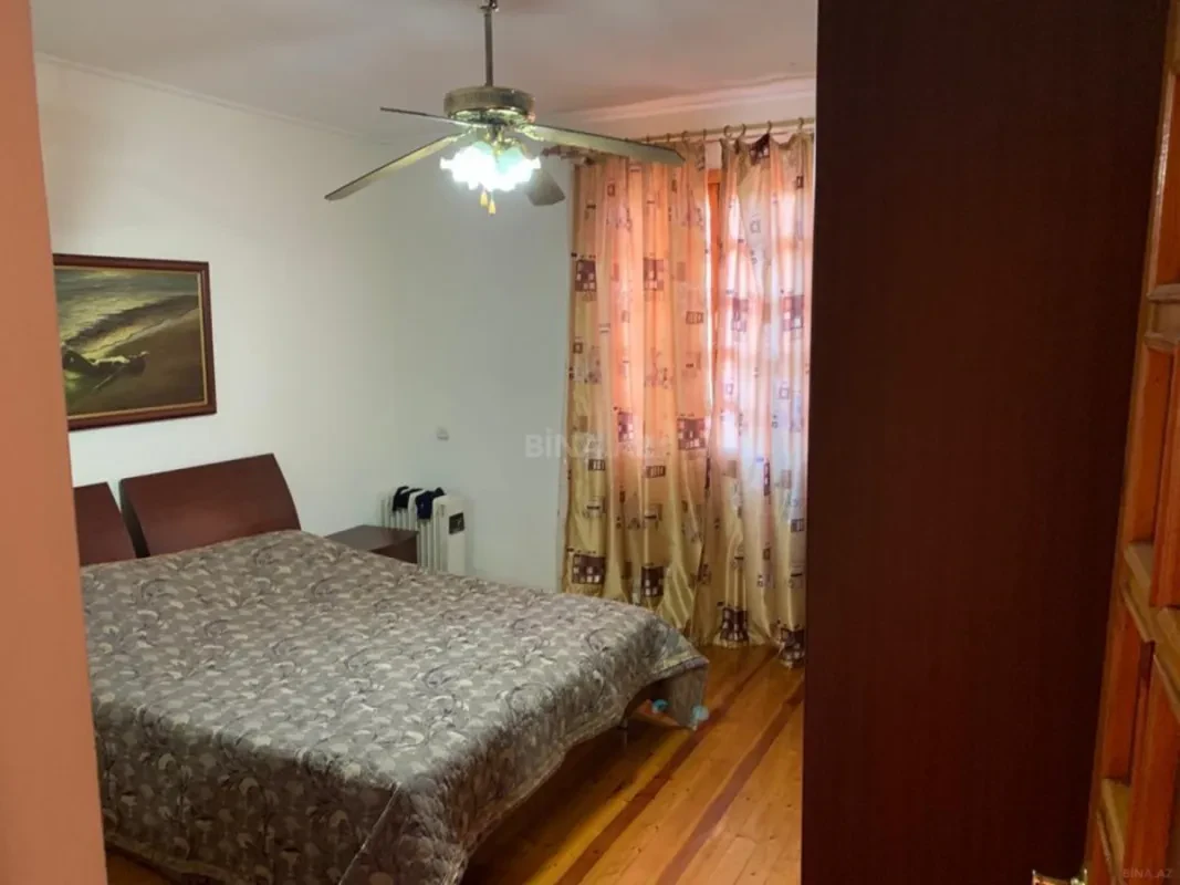 Satılır 3 otaqlı həyət evi 950 m²