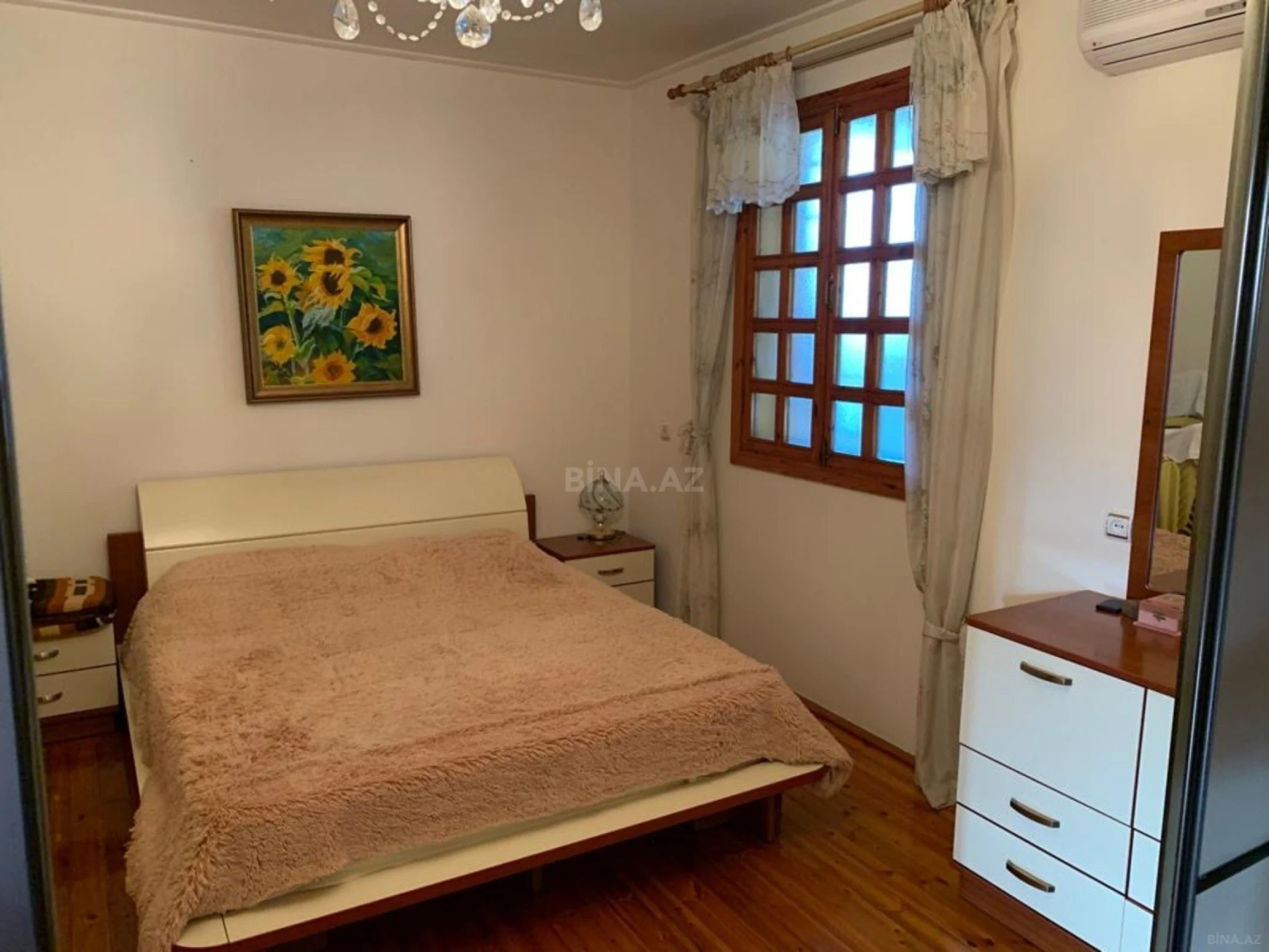 Satılır 3 otaqlı həyət evi 950 m²