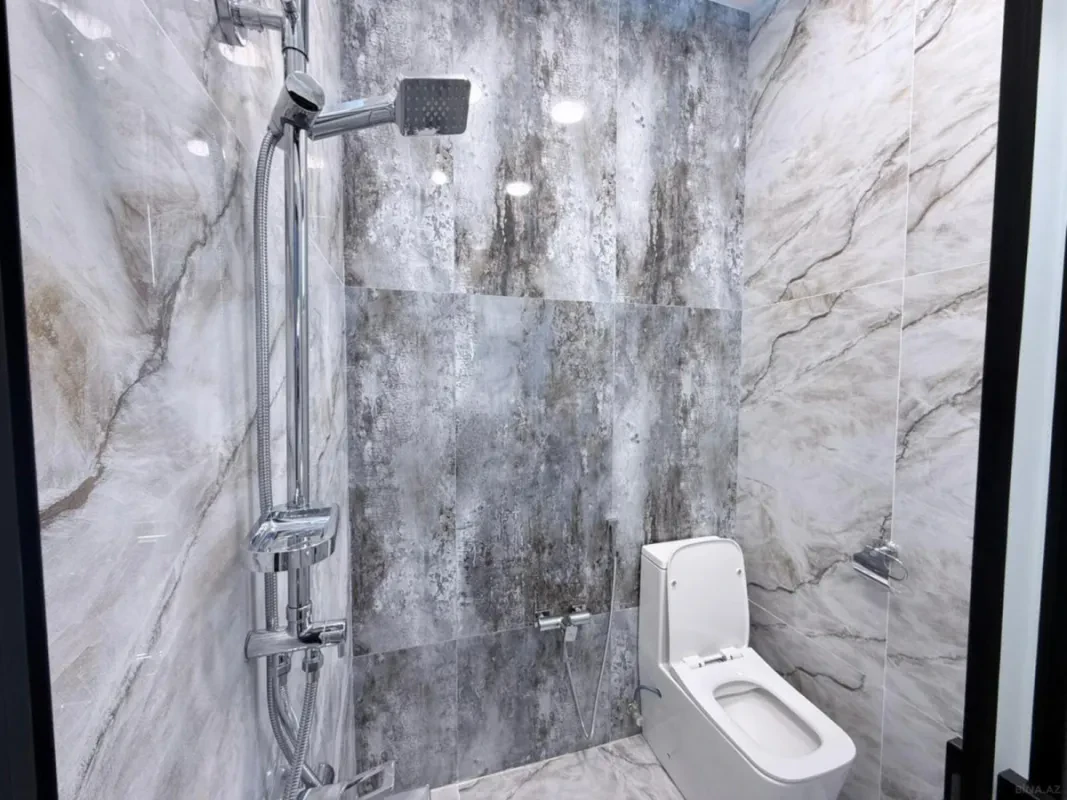 Satılır 4 otaqlı həyət evi 250 m²