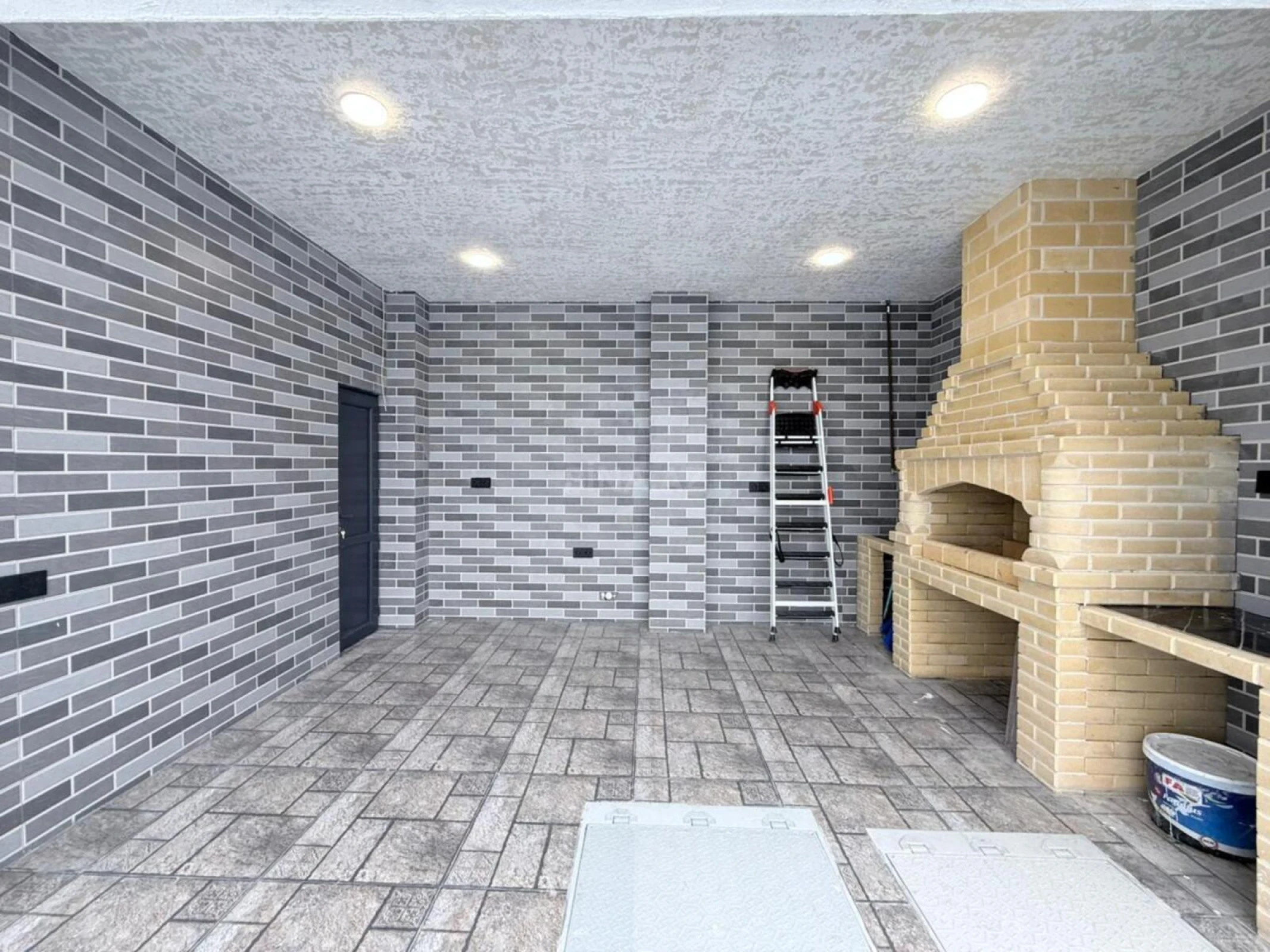 Satılır 4 otaqlı həyət evi 250 m²