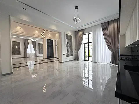Satılır 4 otaqlı həyət evi 250 m²