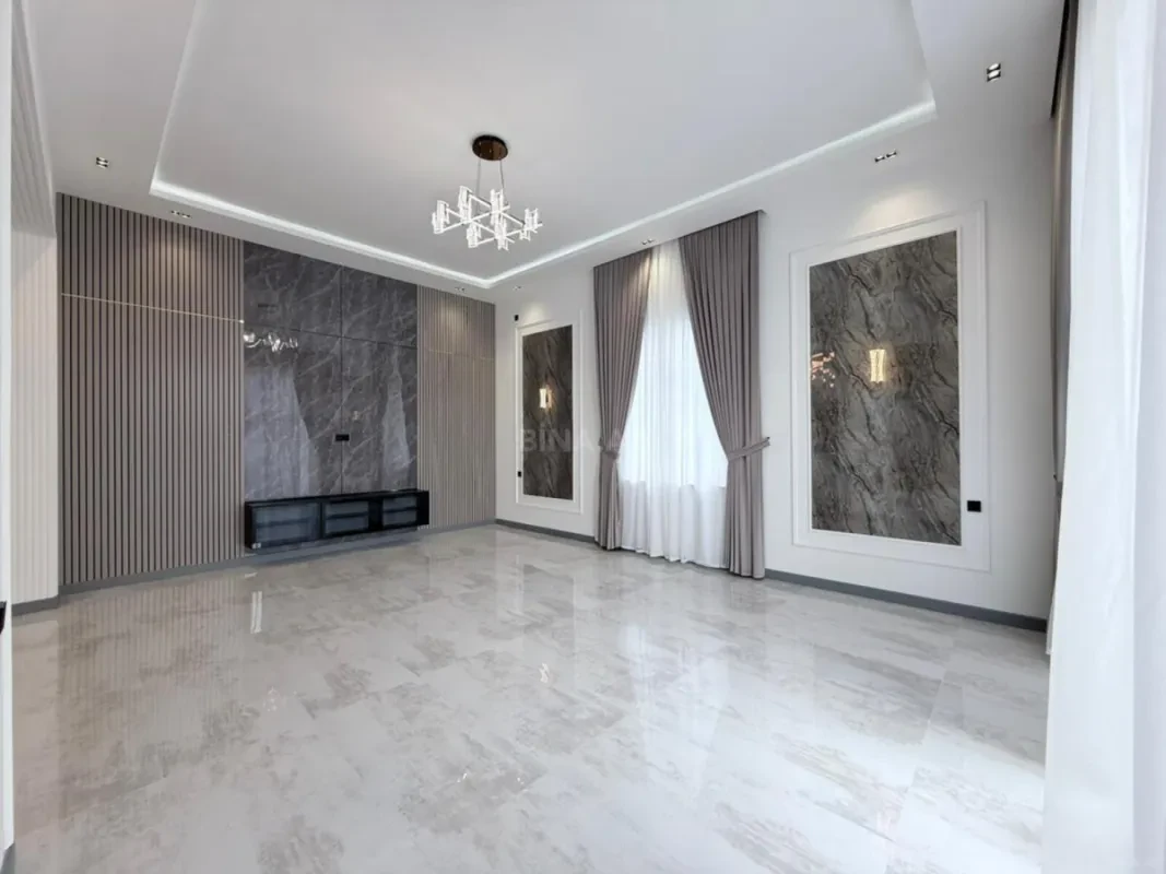 Satılır 4 otaqlı həyət evi 250 m²