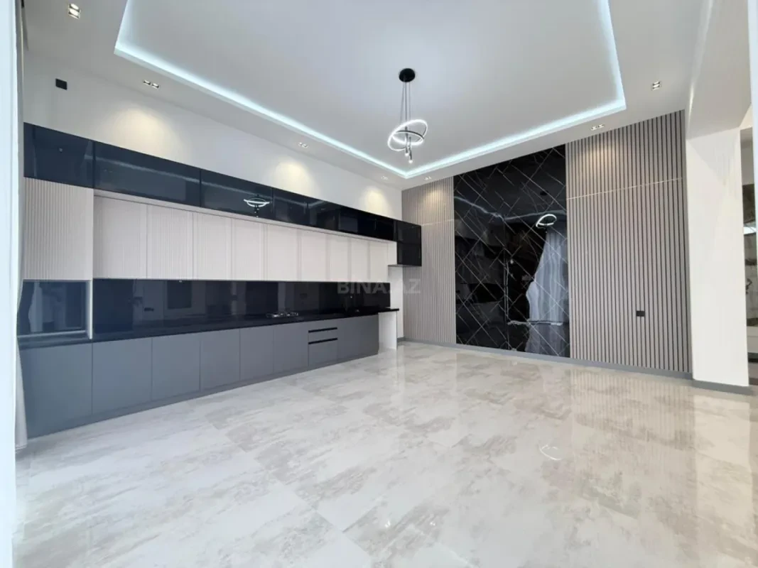 Satılır 4 otaqlı həyət evi 250 m²