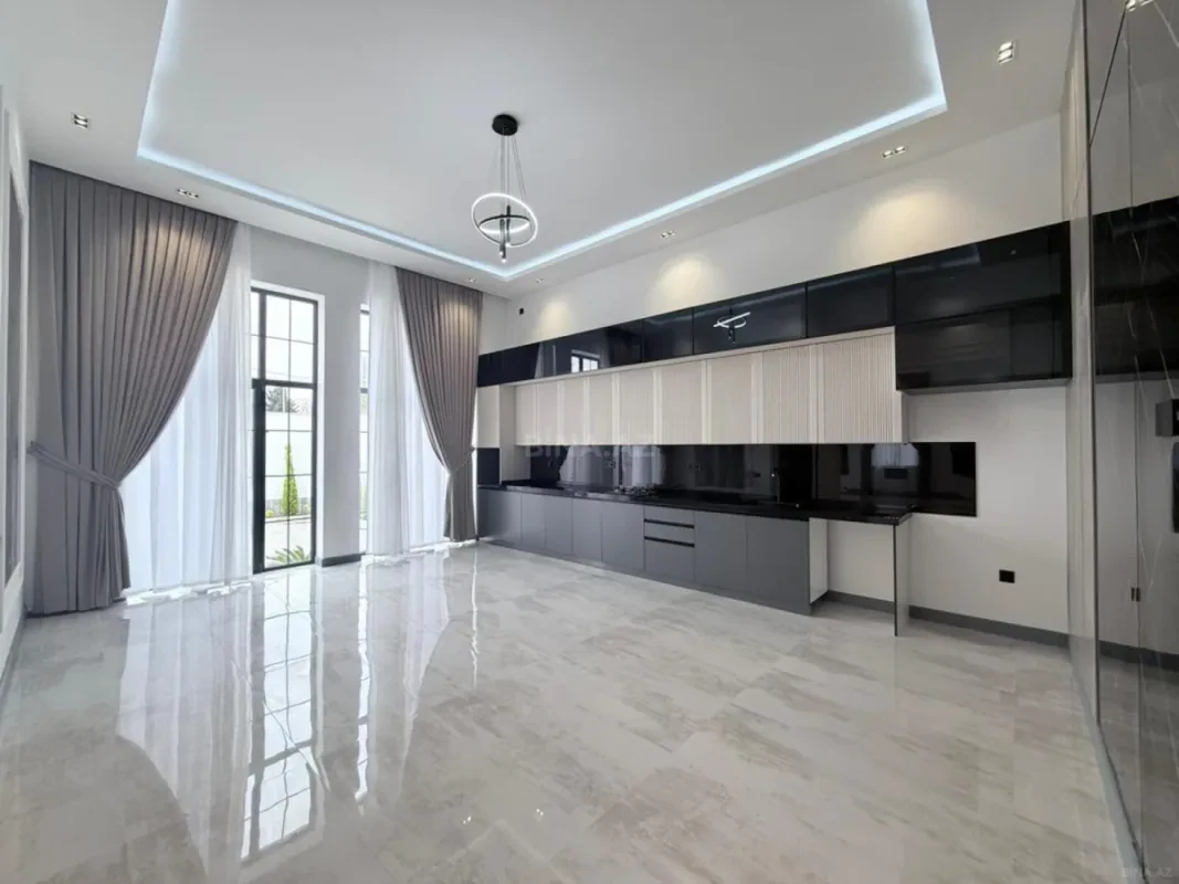 Satılır 4 otaqlı həyət evi 250 m²