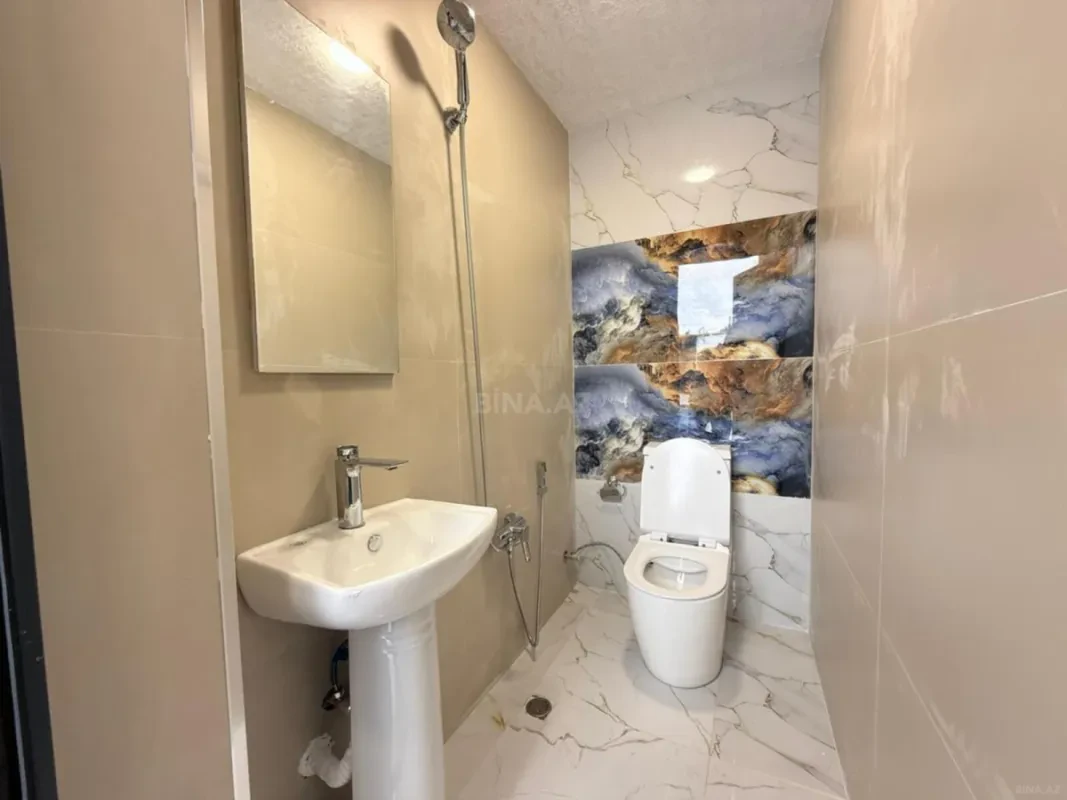 Satılır 4 otaqlı həyət evi 250 m²