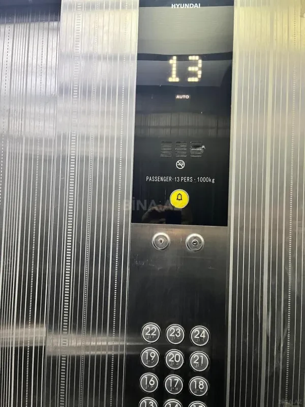 Satılır 4 otaqlı mənzil 176 m²