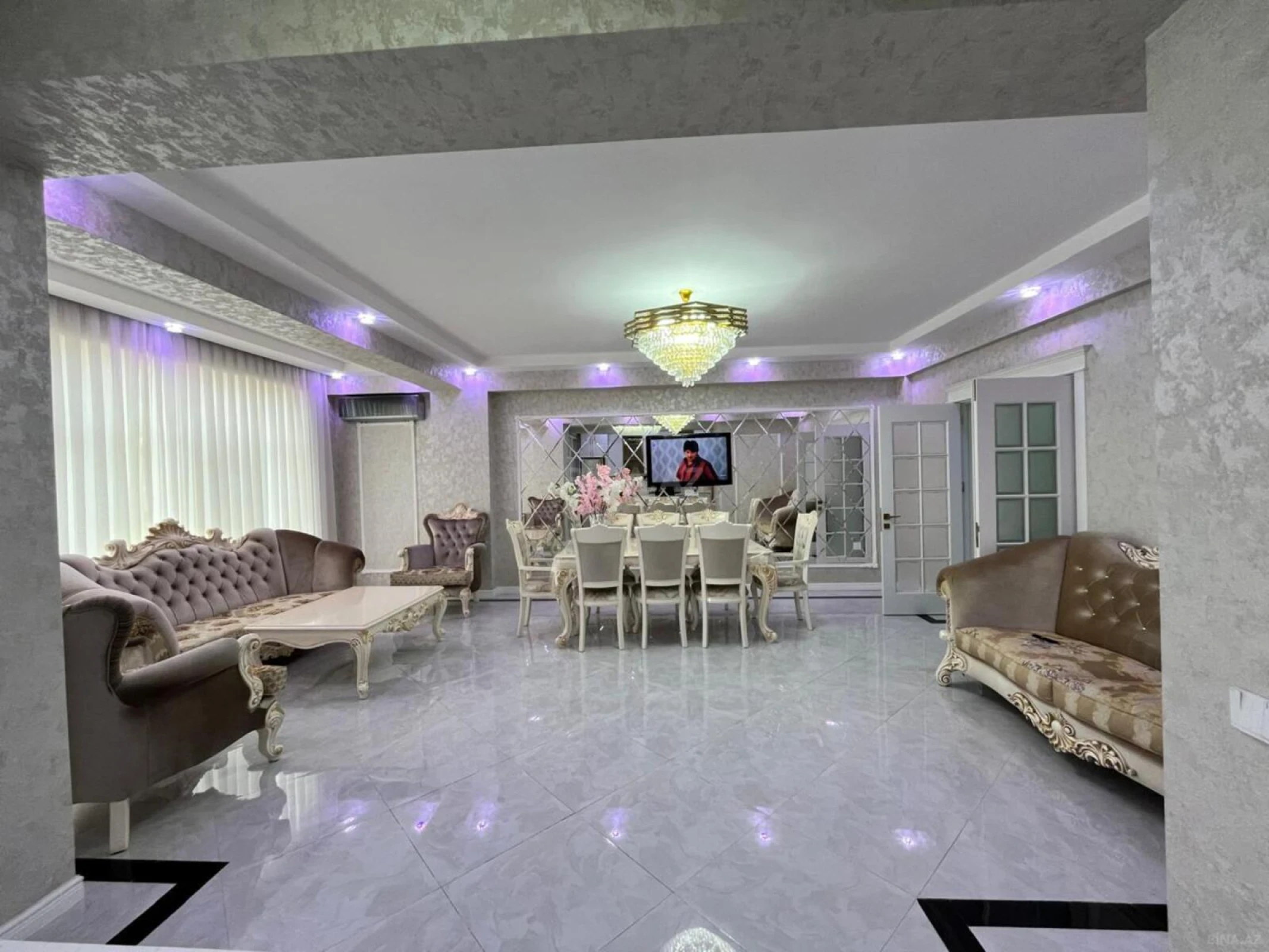 Satılır 4 otaqlı mənzil 176 m²
