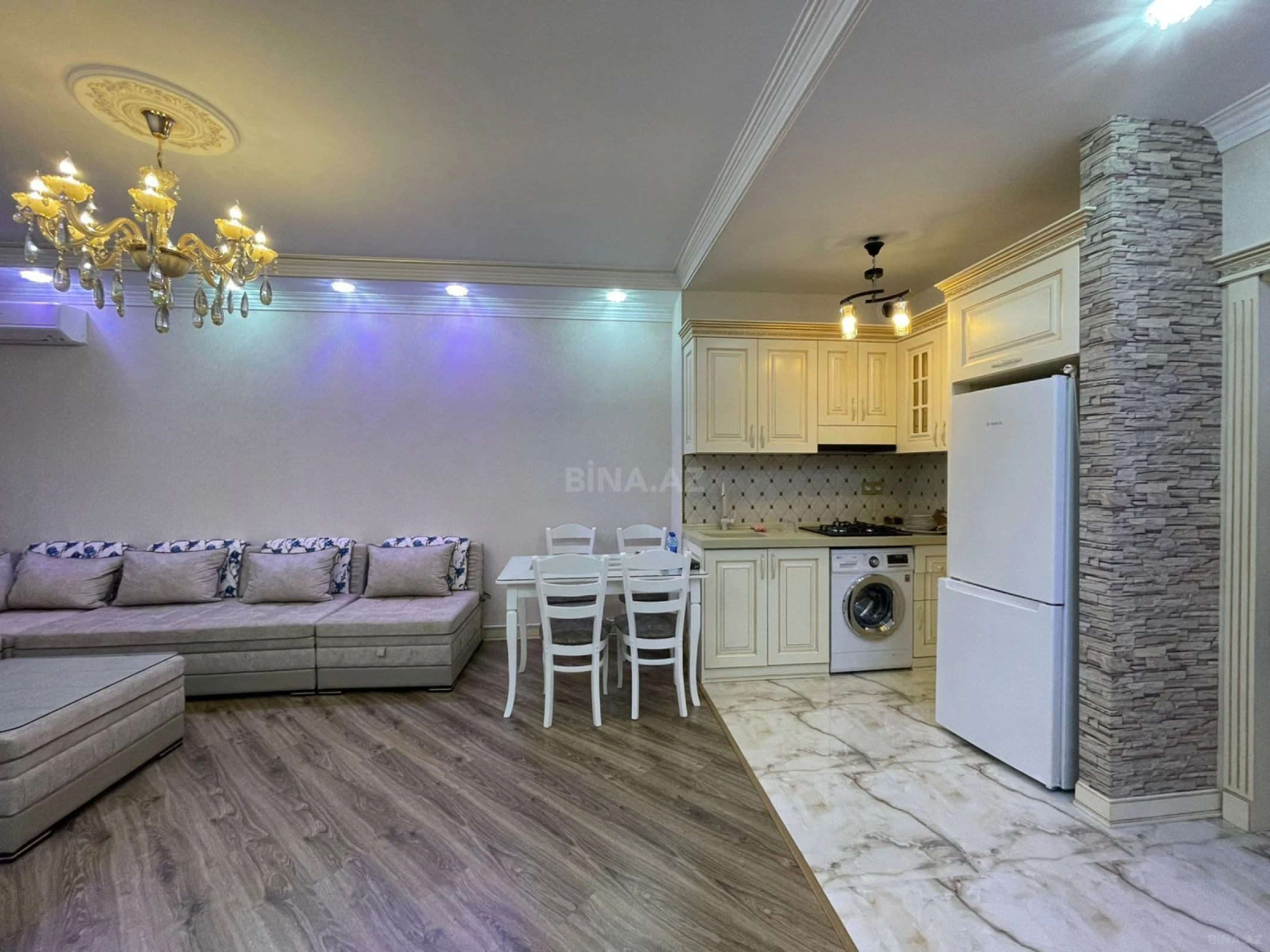 Kirayə verilir 2 otaqlı mənzil 75 m²