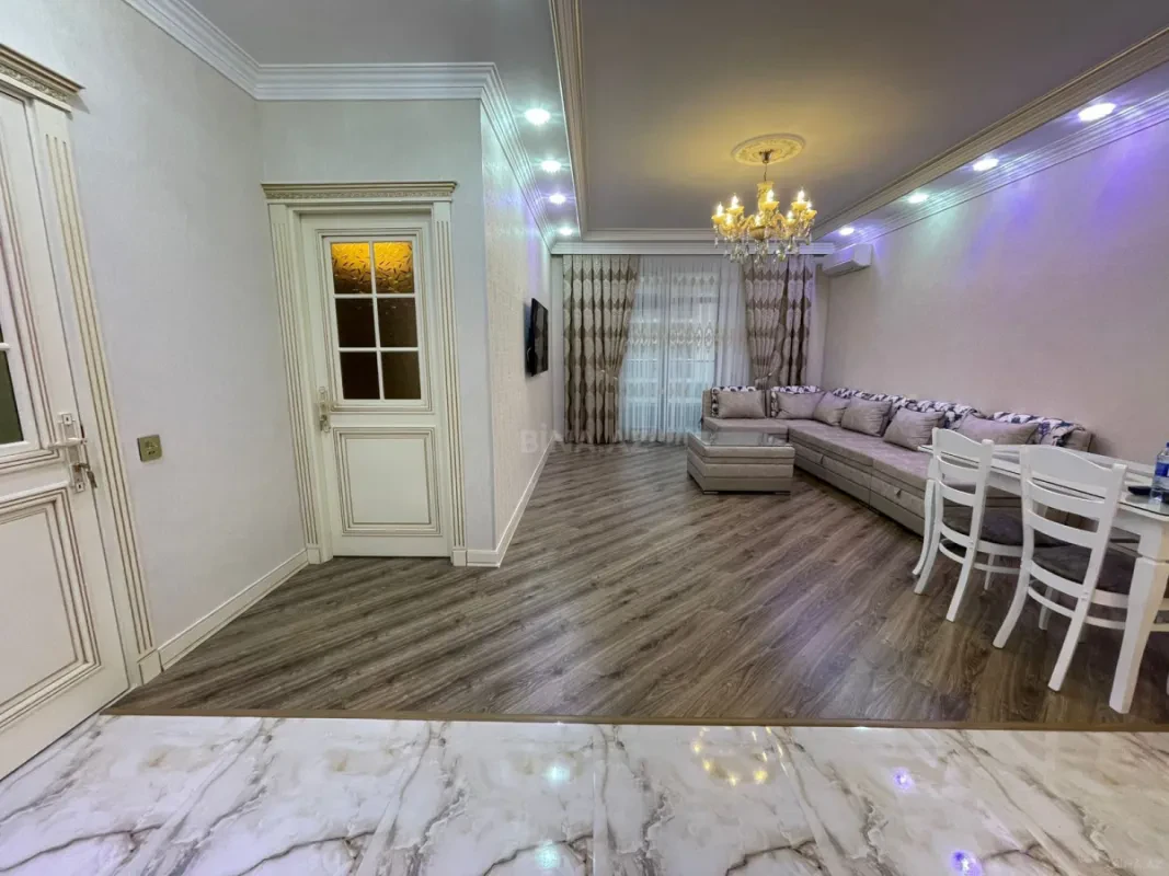 Kirayə verilir 2 otaqlı mənzil 75 m²