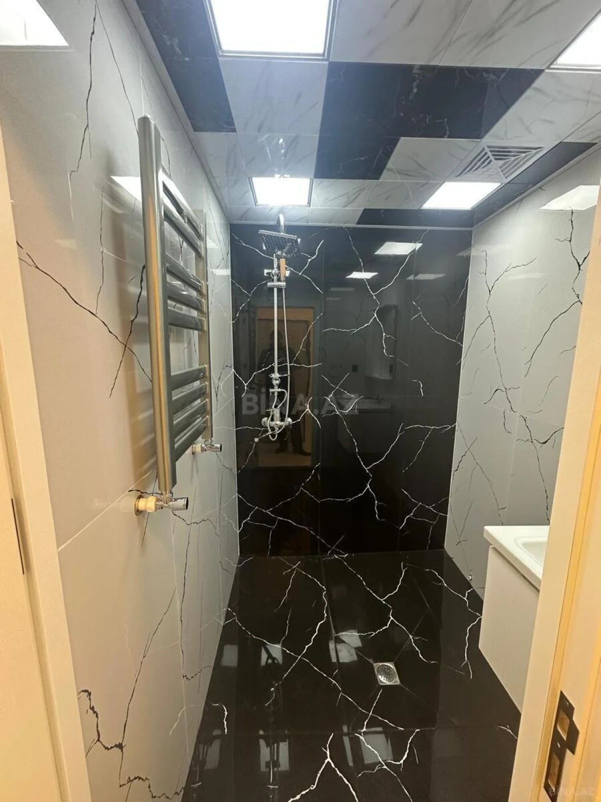 Satılır 3 otaqlı mənzil 57 m²