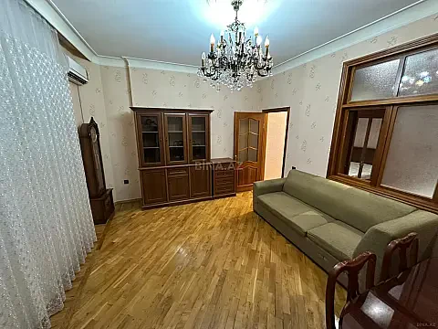 Kirayə verilir 2 otaqlı mənzil 76 m²