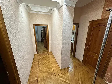 Kirayə verilir 2 otaqlı mənzil 76 m²
