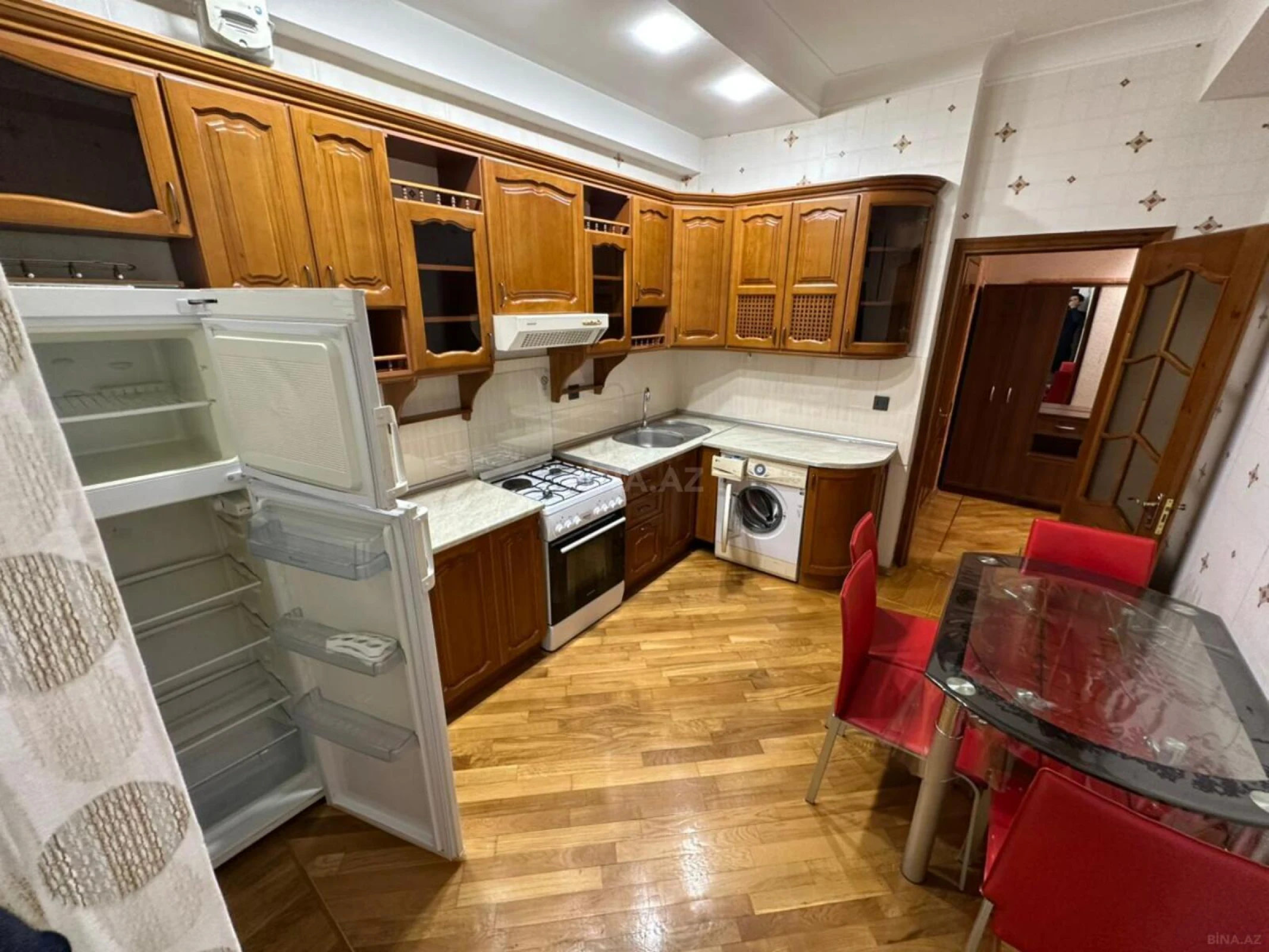 Kirayə verilir 2 otaqlı mənzil 76 m²