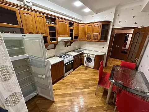 Kirayə verilir 2 otaqlı mənzil 76 m² — Bakı, Memar Əcəmi yanı 2 otaq 76.00 m²