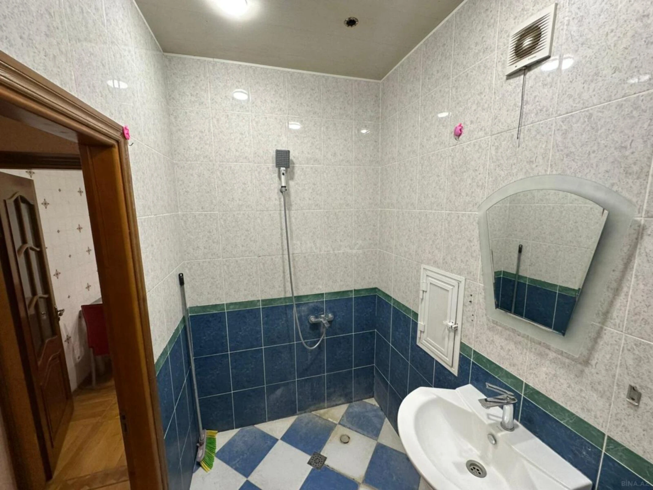 Kirayə verilir 2 otaqlı mənzil 76 m²