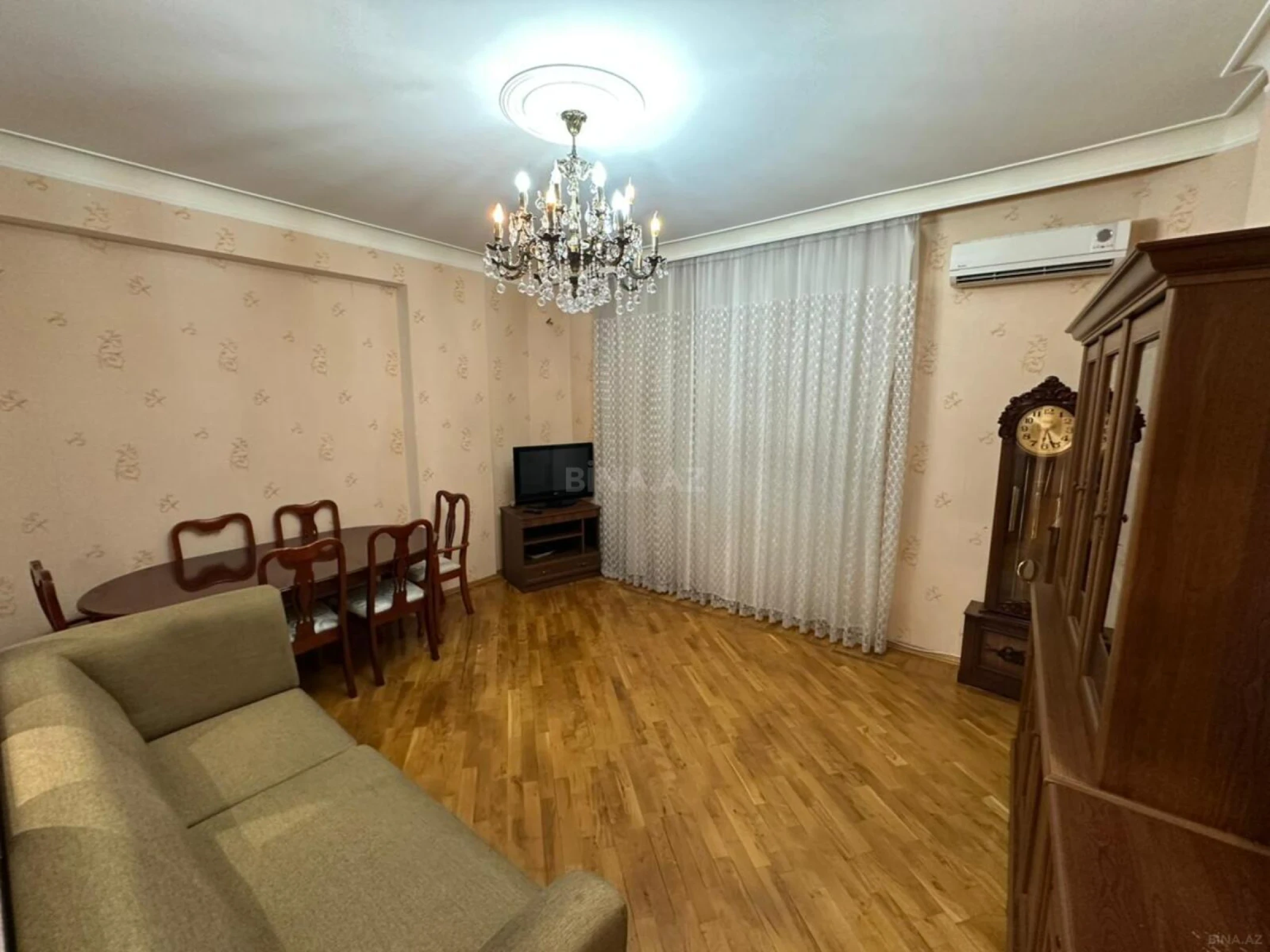 Kirayə verilir 2 otaqlı mənzil 76 m²
