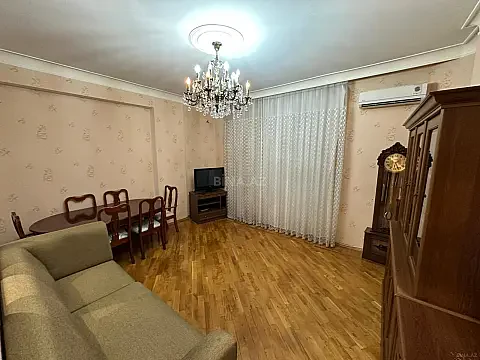Kirayə verilir 2 otaqlı mənzil 76 m²