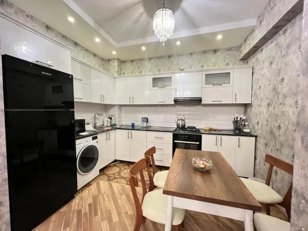 Satılır 3 otaqlı mənzil 100 m²