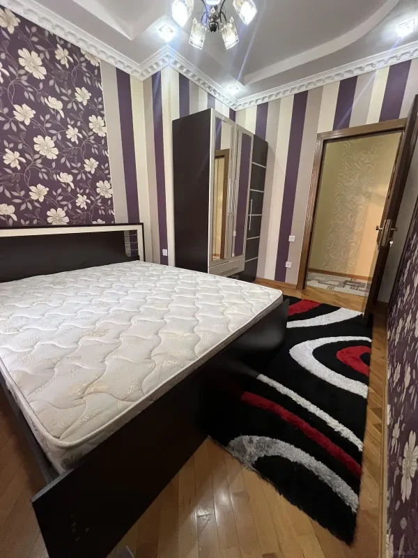 Kirayə verilir 2 otaqlı mənzil 65 m²