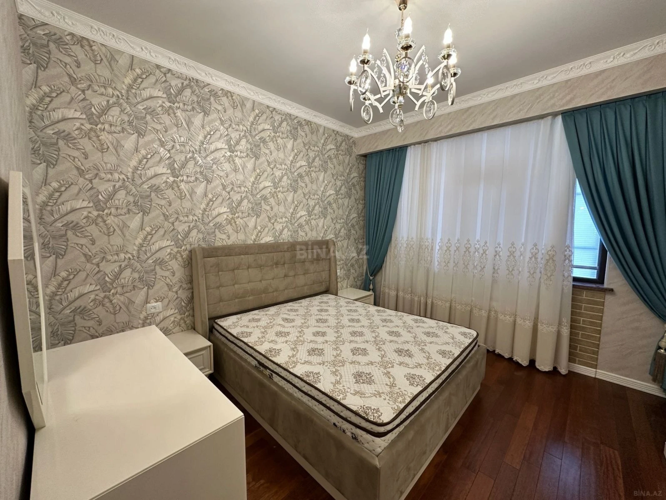 Satılır 3 otaqlı mənzil 120 m²