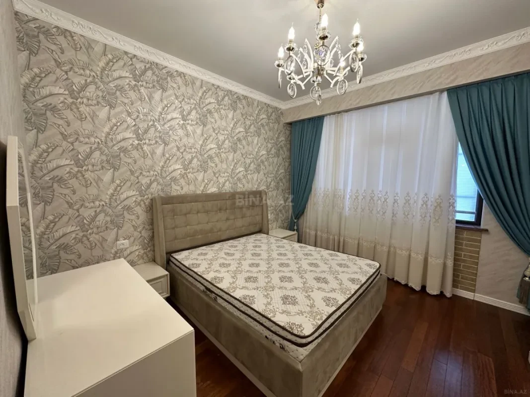Satılır 3 otaqlı mənzil 120 m²