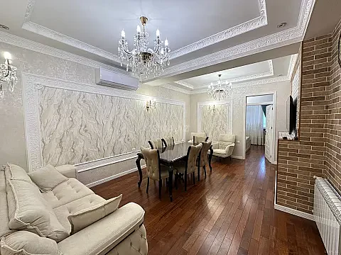 Satılır 3 otaqlı mənzil 120 m²