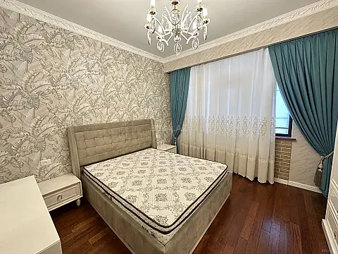 Satılır 3 otaqlı mənzil 120 m²