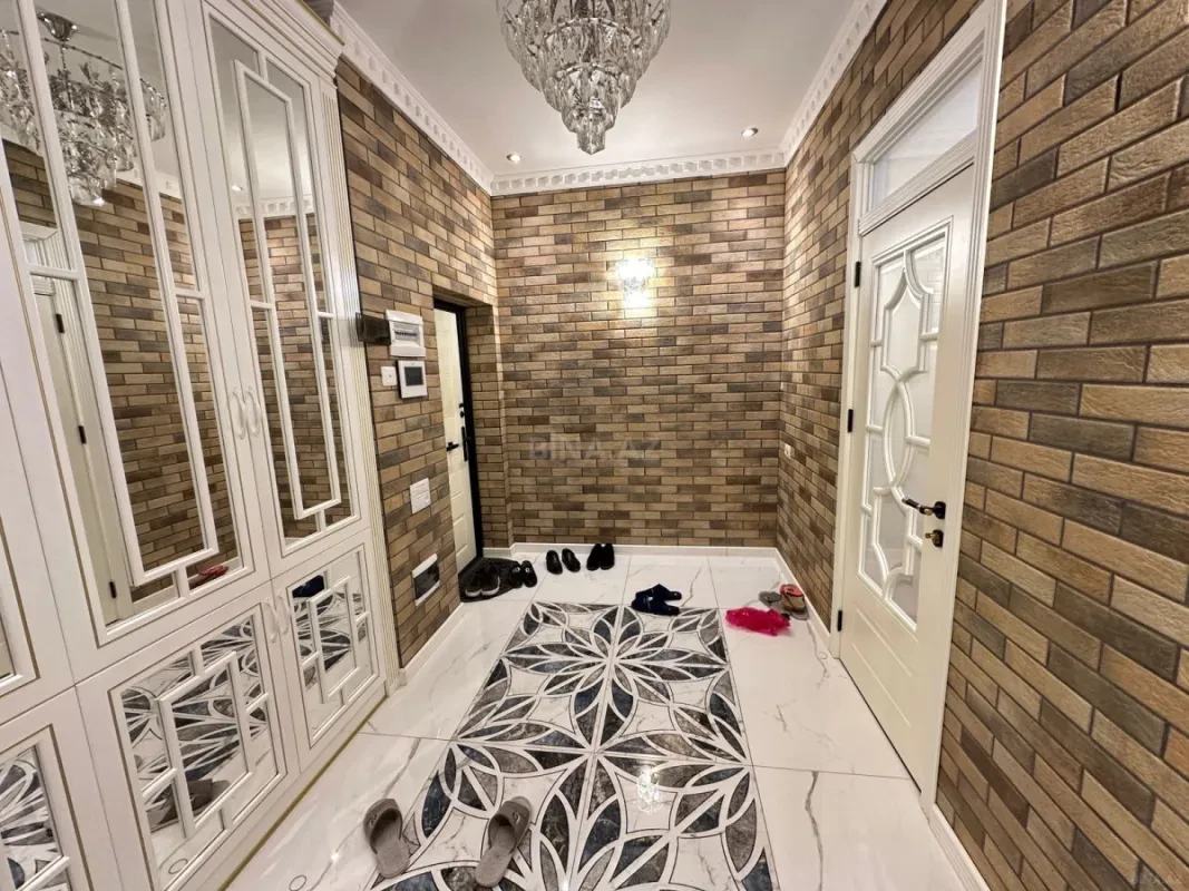 Satılır 3 otaqlı mənzil 120 m²