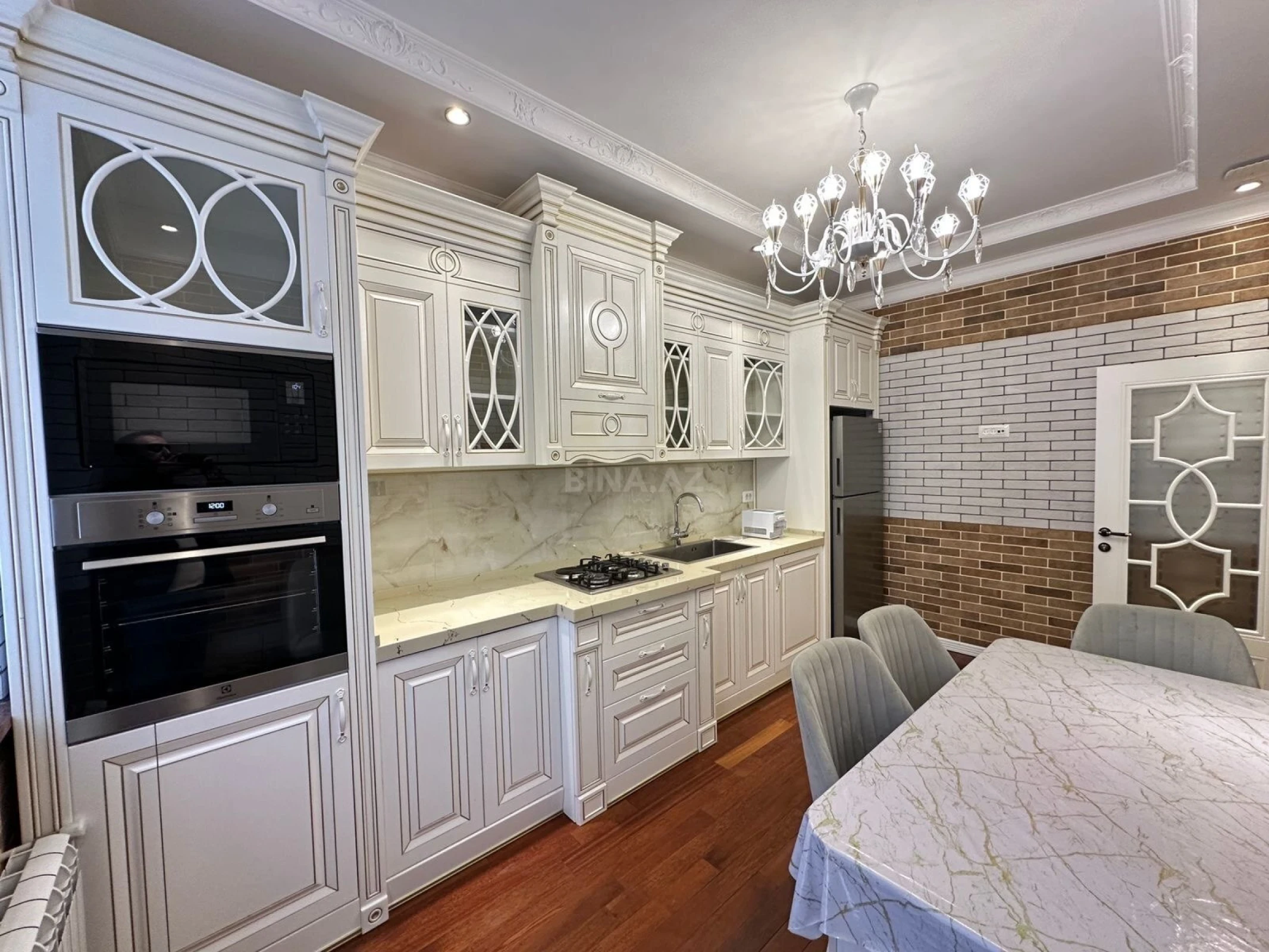 Satılır 3 otaqlı mənzil 120 m²