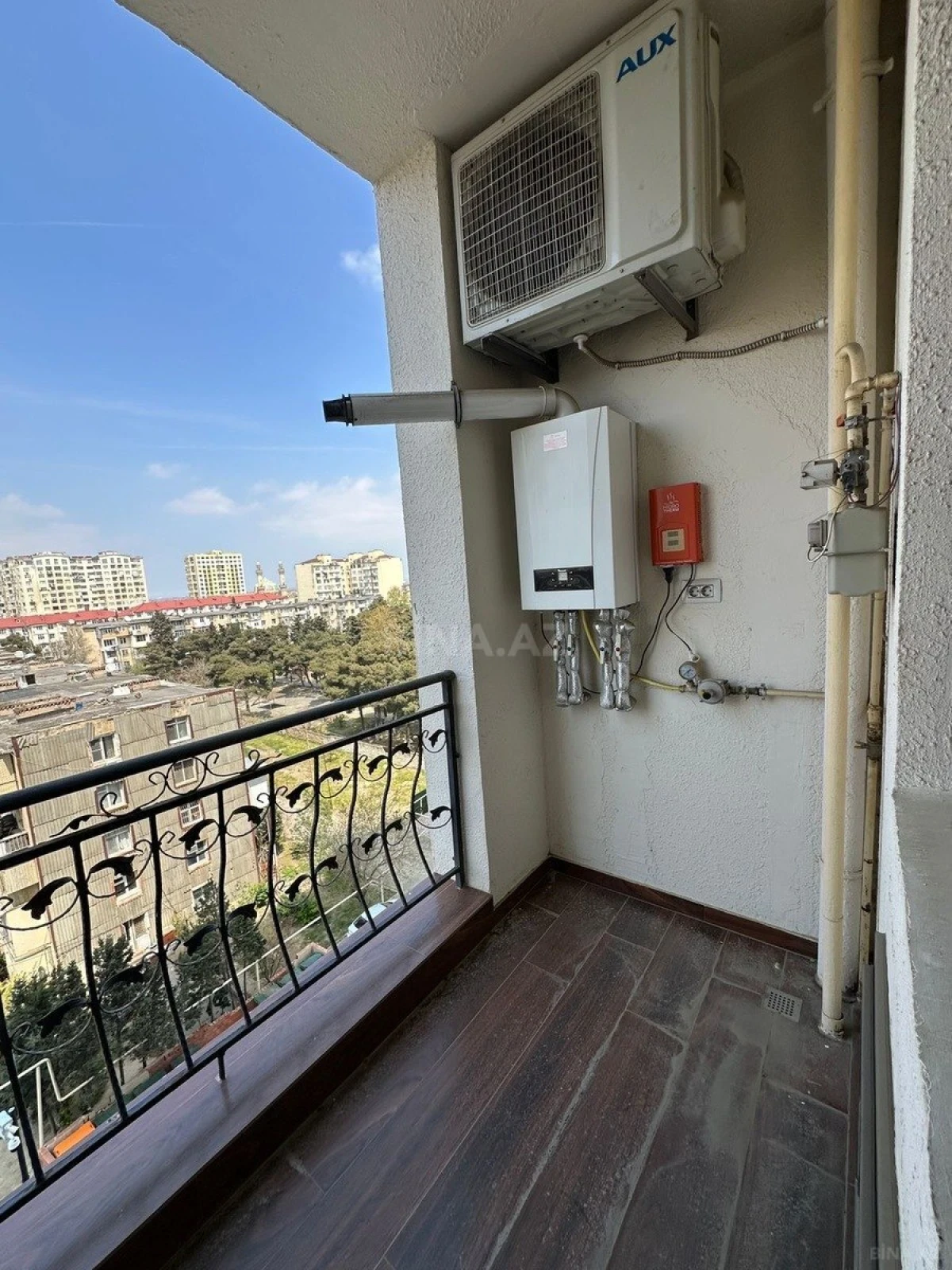 Satılır 3 otaqlı mənzil 120 m²