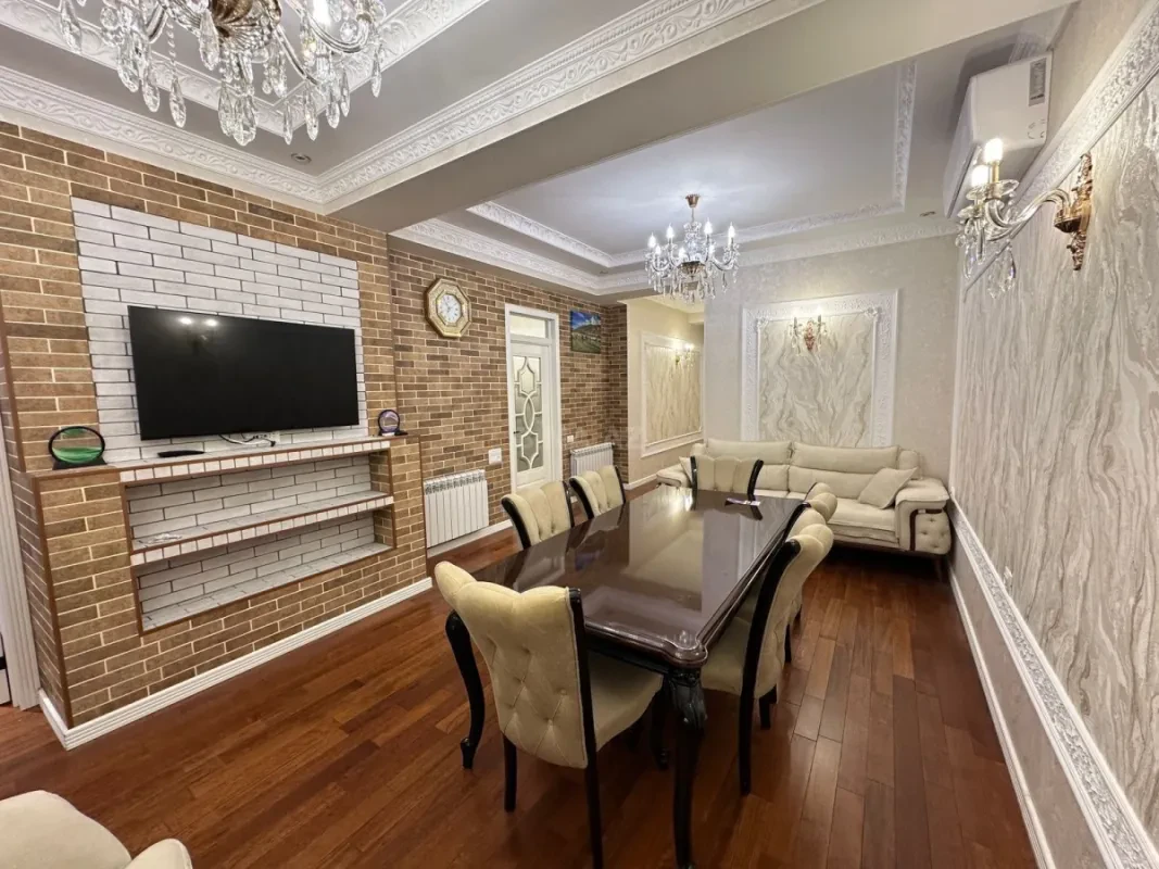 Satılır 3 otaqlı mənzil 120 m²