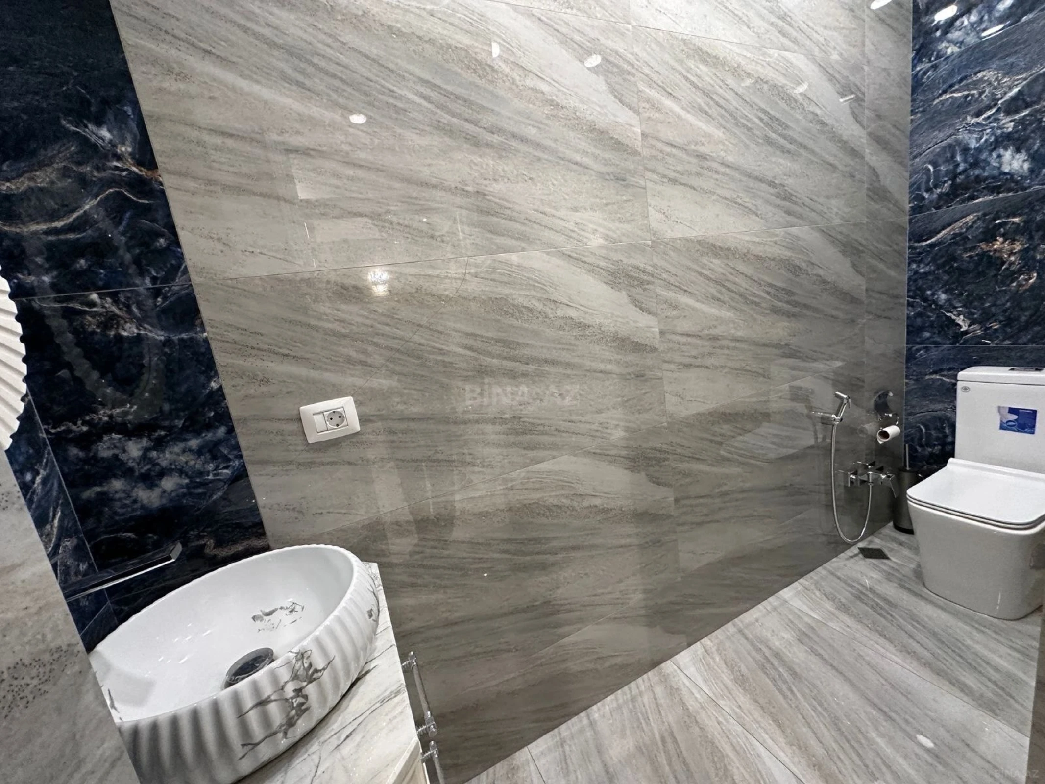 Satılır 3 otaqlı mənzil 120 m²