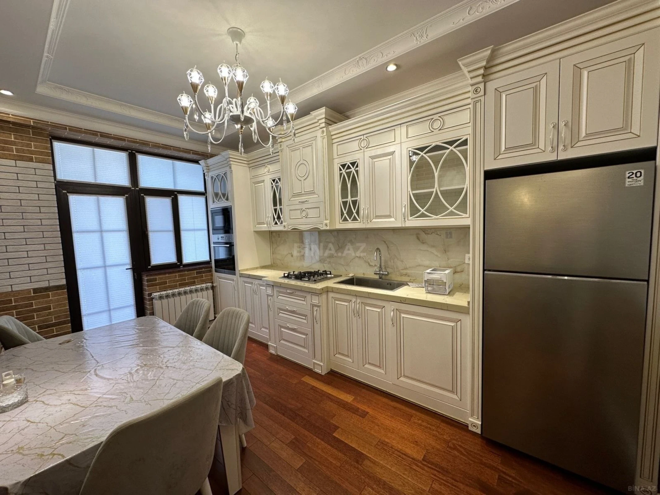 Satılır 3 otaqlı mənzil 120 m²