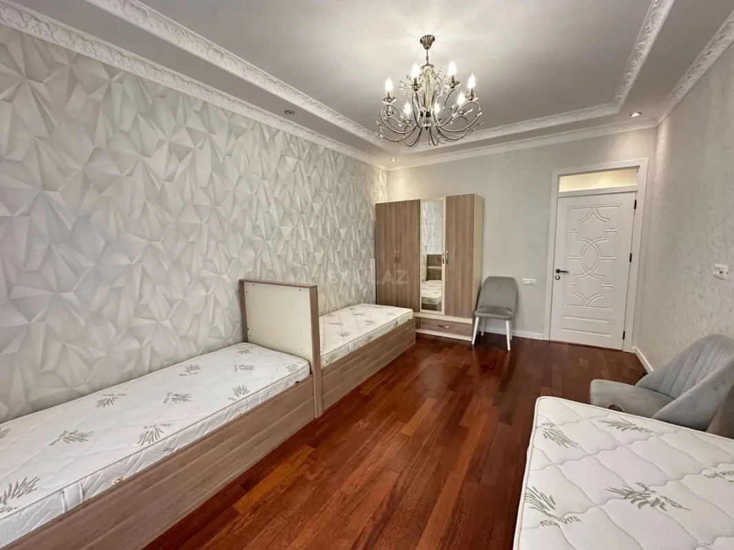 Satılır 3 otaqlı mənzil 120 m²