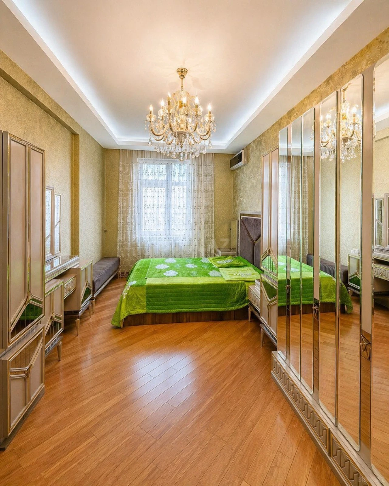 Kirayə verilir 3 otaqlı mənzil 147 m²