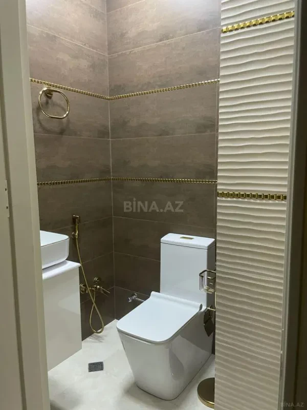 Satılır 4 otaqlı mənzil 210 m²
