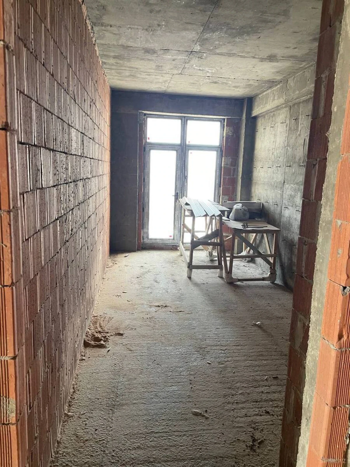 Satılır 2 otaqlı mənzil 82.7 m²