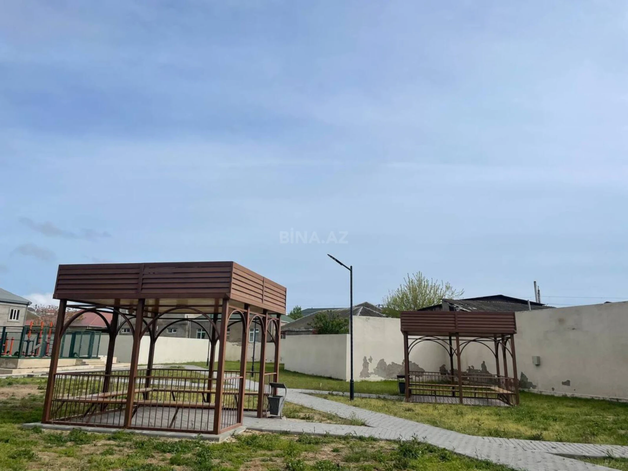 Satılır 2 otaqlı mənzil 82.7 m²