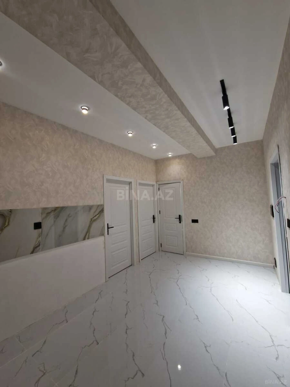 Satılır 2 otaqlı mənzil 63 m²
