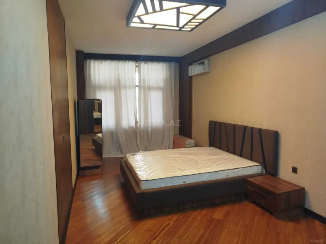 Kirayə verilir 3 otaqlı mənzil 155 m²