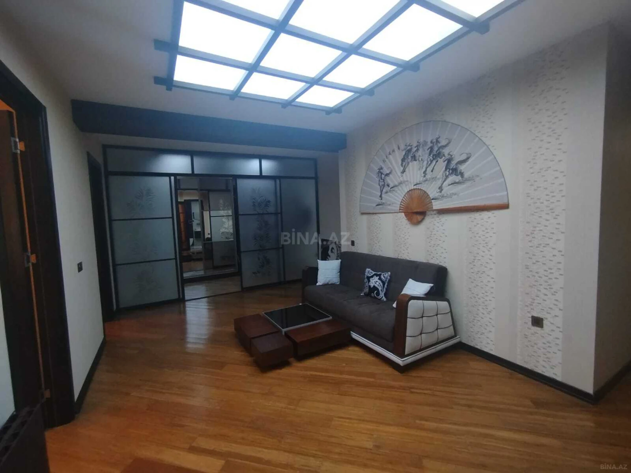 Kirayə verilir 3 otaqlı mənzil 155 m²