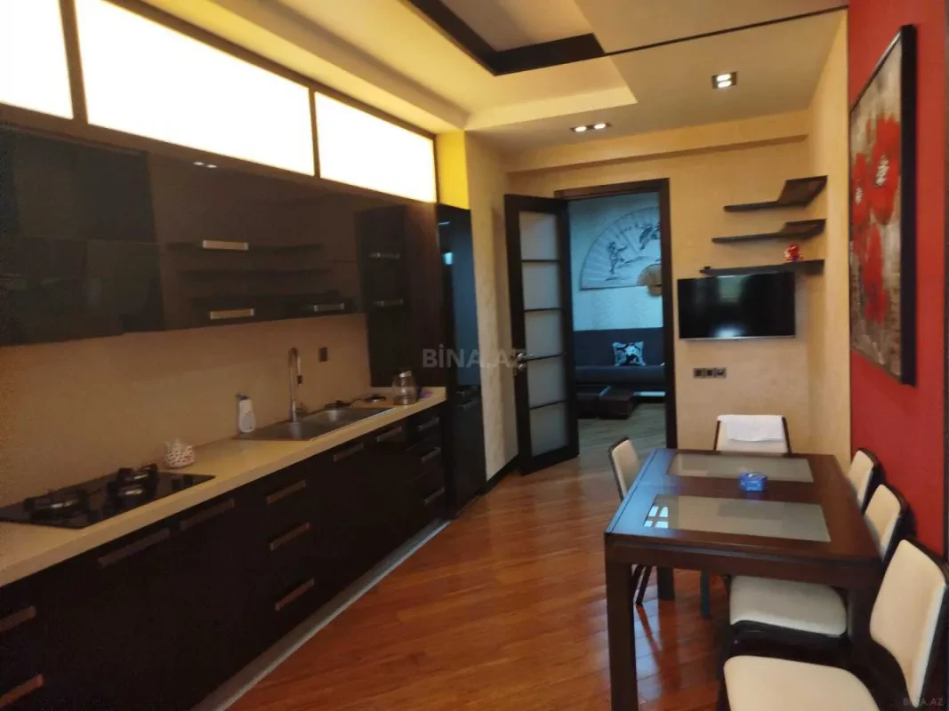 Kirayə verilir 3 otaqlı mənzil 155 m²