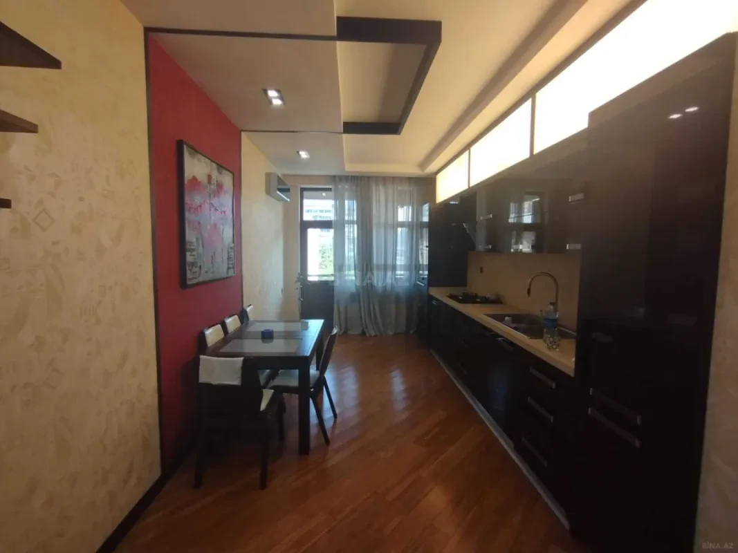Kirayə verilir 3 otaqlı mənzil 155 m²