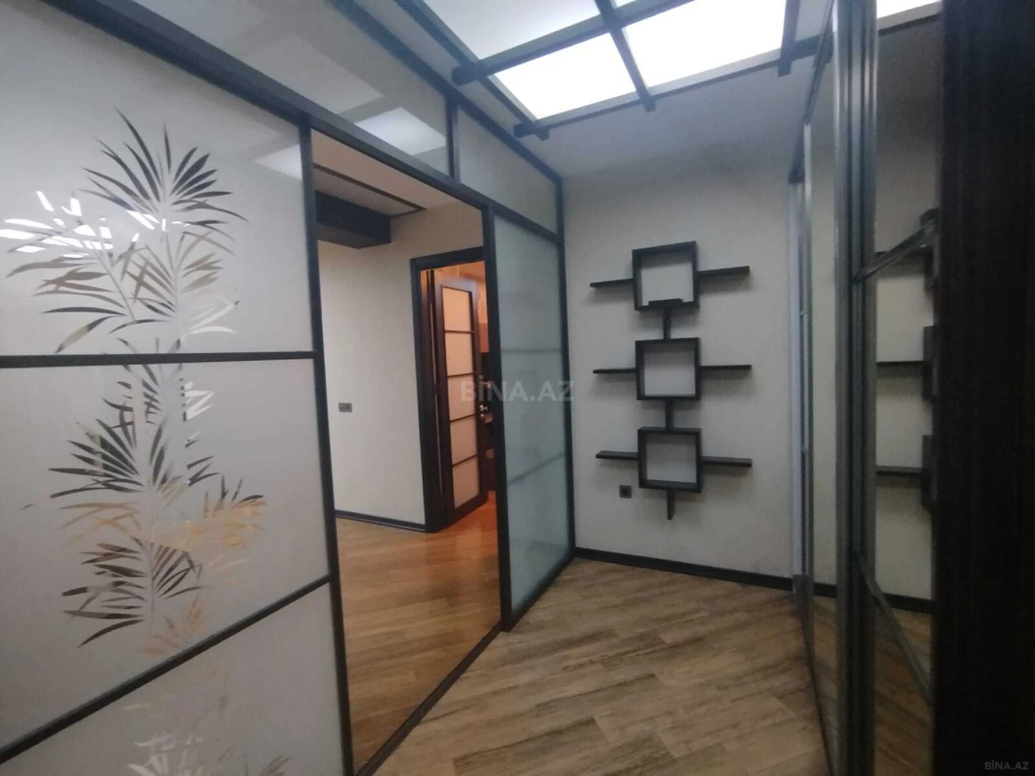 Kirayə verilir 3 otaqlı mənzil 155 m²