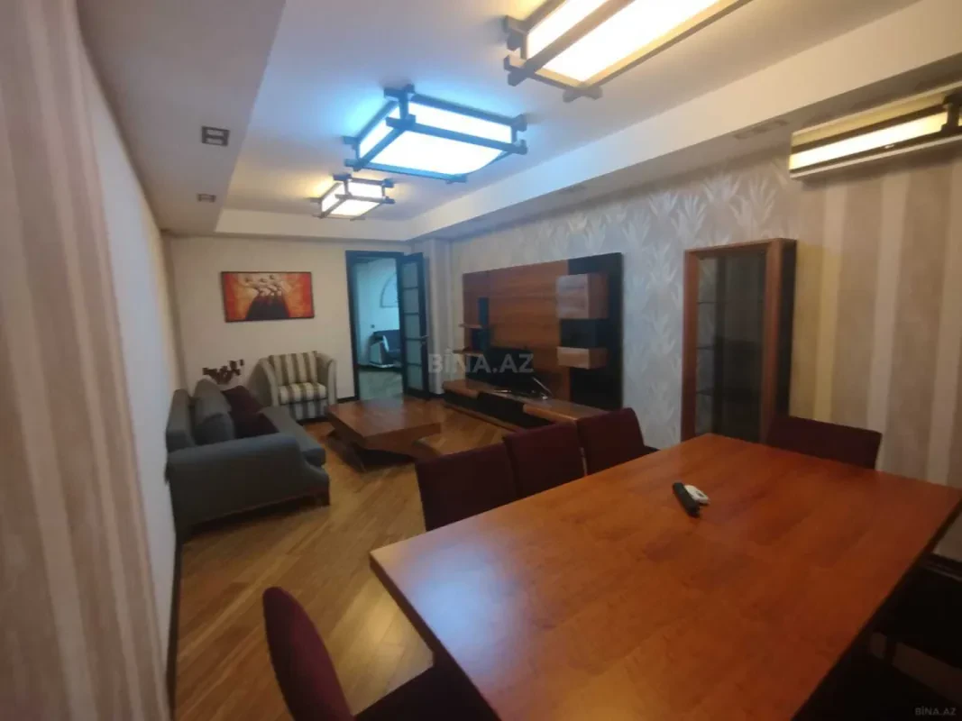 Kirayə verilir 3 otaqlı mənzil 155 m²
