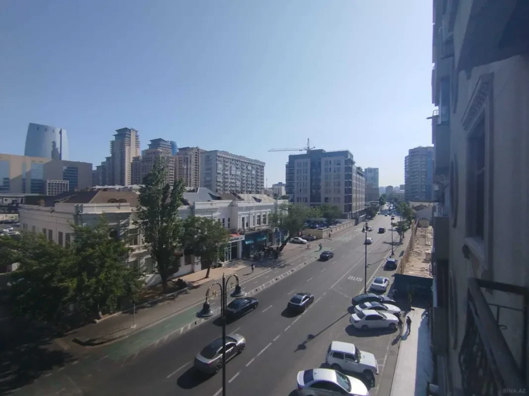 Kirayə verilir 3 otaqlı mənzil 155 m²