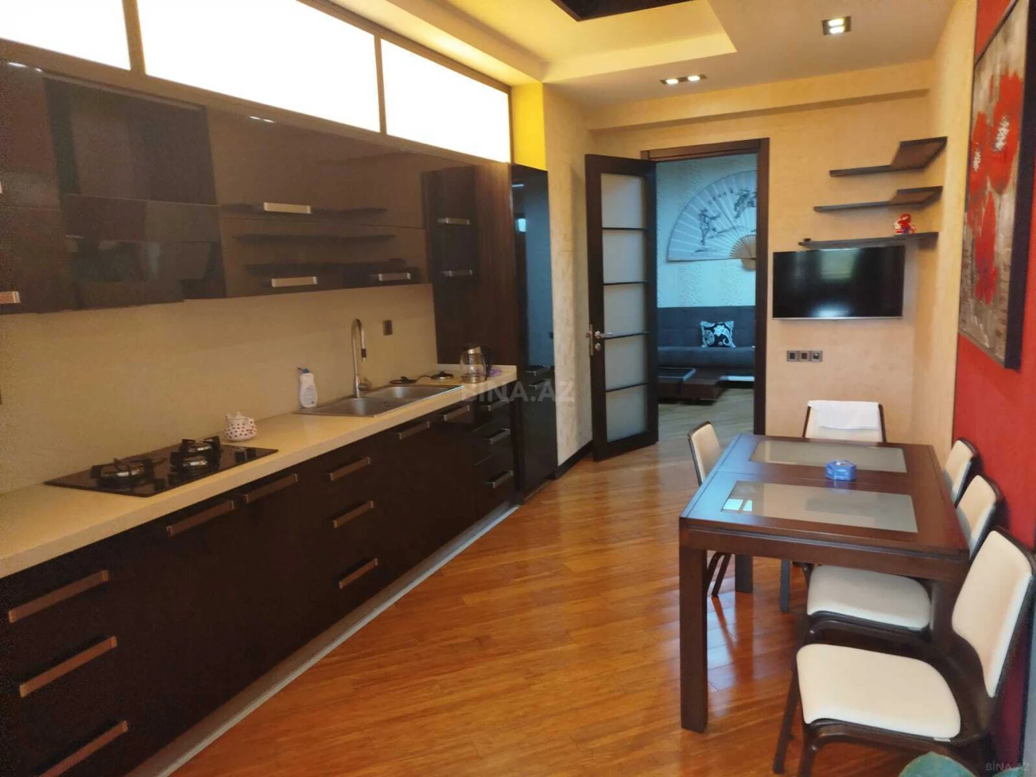 Kirayə verilir 3 otaqlı mənzil 155 m²