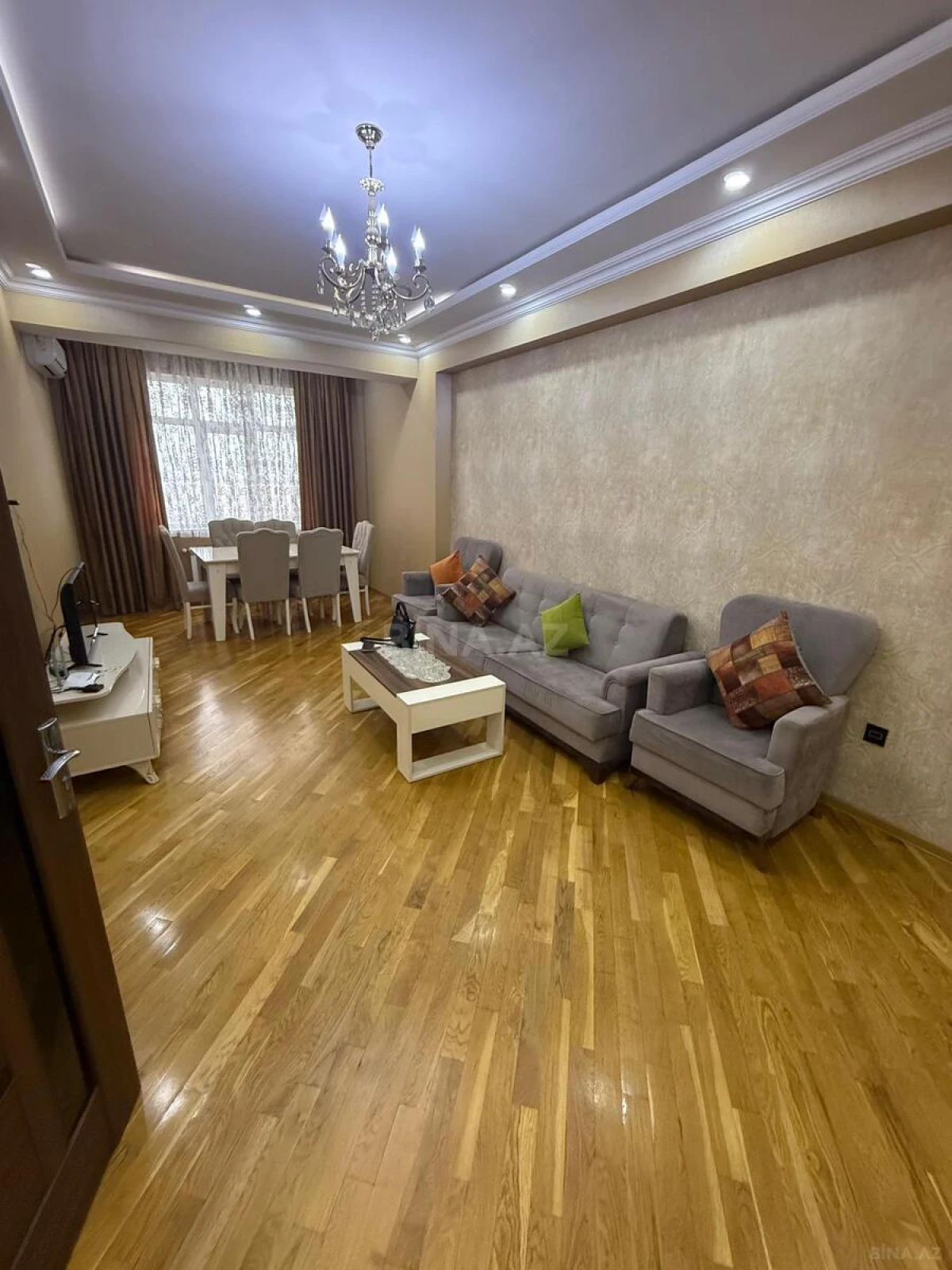 Kirayə verilir 2 otaqlı mənzil 60 m²