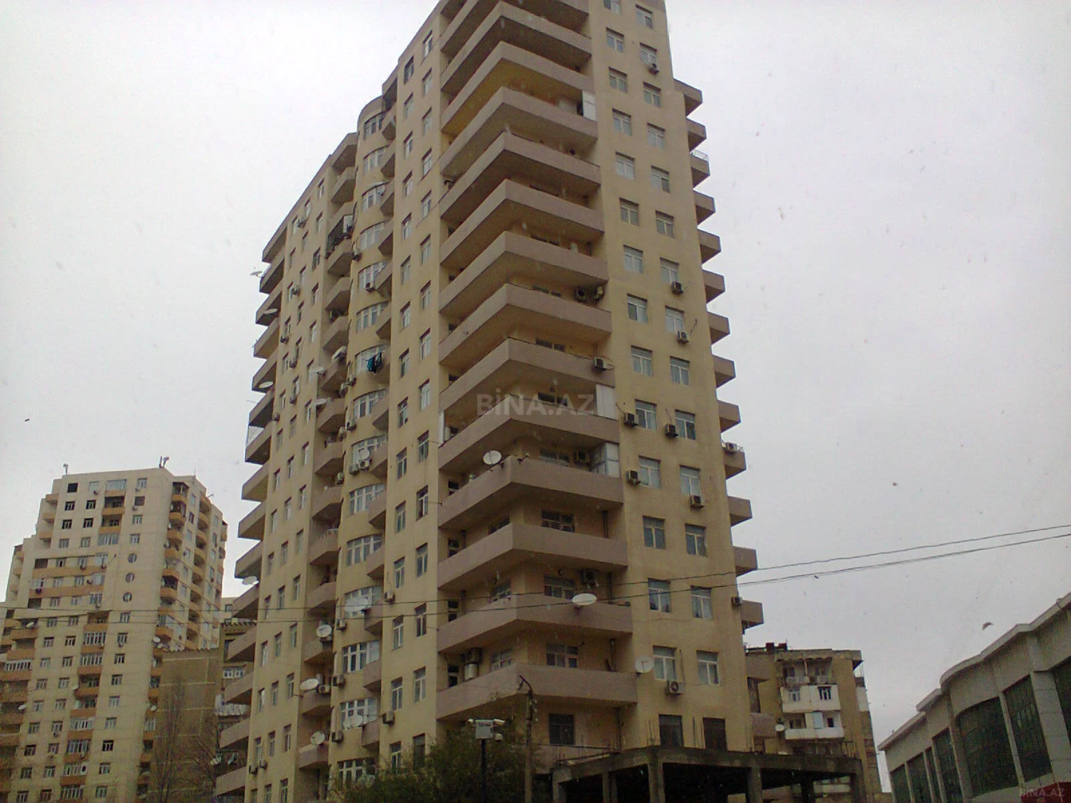 Kirayə verilir 3 otaqlı mənzil 77 m²